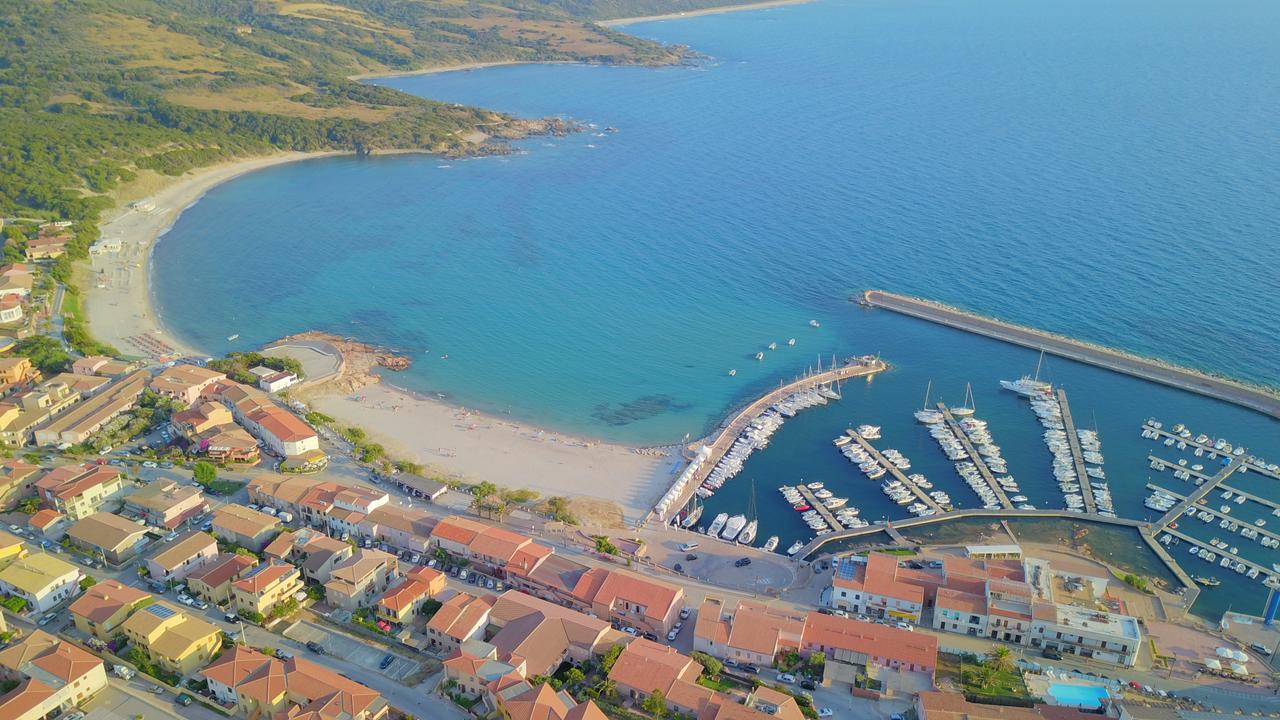 Aparthotel A.I.R. Isola Rossa Borgo Di Mare Exterior foto